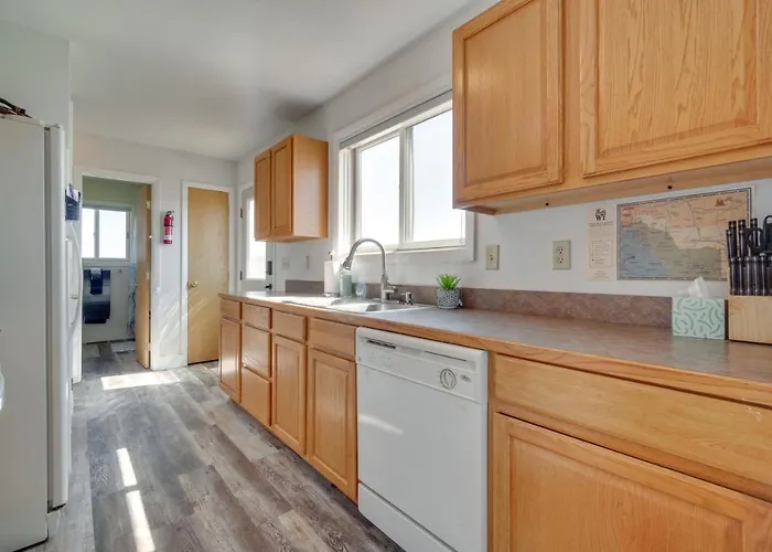 Holiday home Bright Wyoming Retreat W/ Deck & Mountain Views! Saratoga