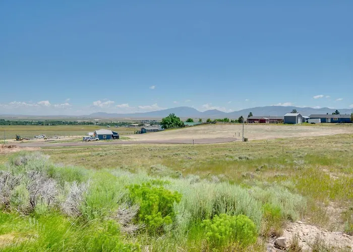 Bright Wyoming Retreat W/ Deck & Mountain Views! *