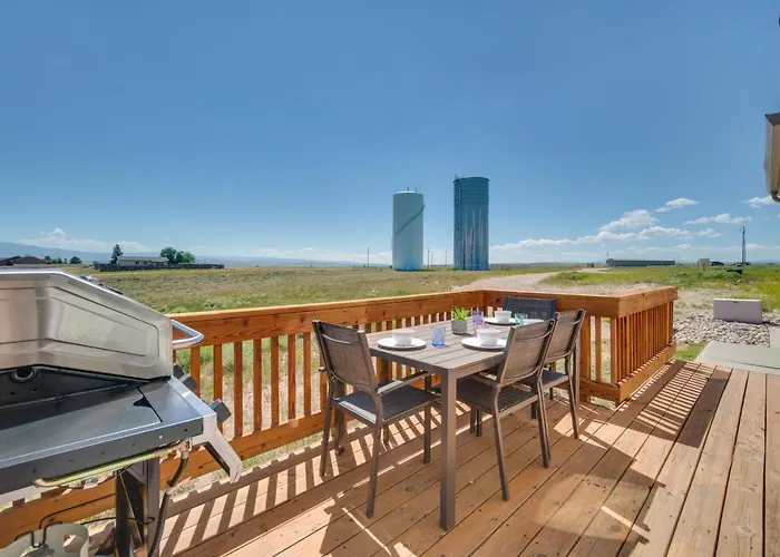 Bright Wyoming Retreat W/ Deck & Mountain Views!